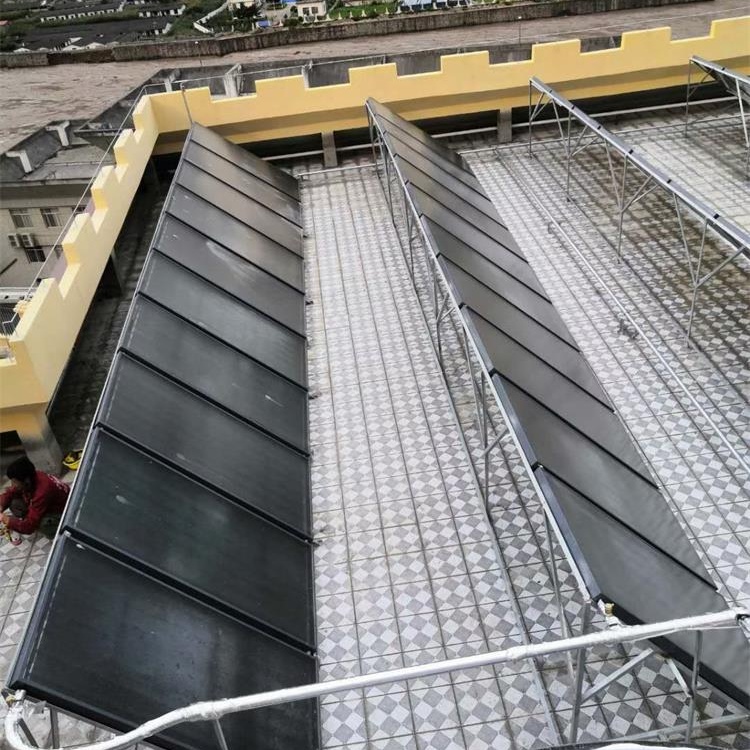 云南福贡幼儿园太阳能+空气源热泵集中供热系统